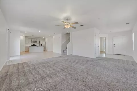 Living - 697 Heitz Ct, Merced, CA 95348 photo 2 of 4