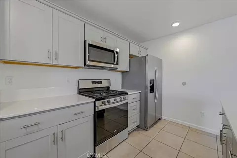 Kitchen - 697 Heitz Ct, Merced, CA 95348 photo 3 of 5