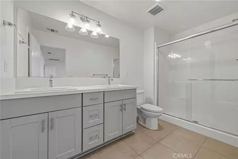 Bath - 697 Heitz Ct, Merced, CA 95348 photo 3 of 3