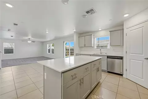 Kitchen - 697 Heitz Ct, Merced, CA 95348 photo 2 of 5
