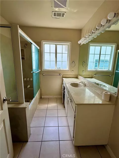 Bath - 1127 W 23rd, Merced, CA 95340 photo 3 of 3