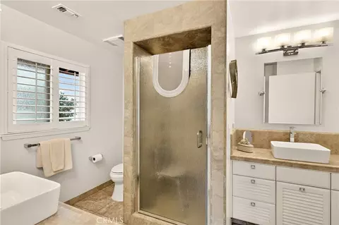 Bath - 2875 Ardell, Merced, CA 95348 photo 8 of 9