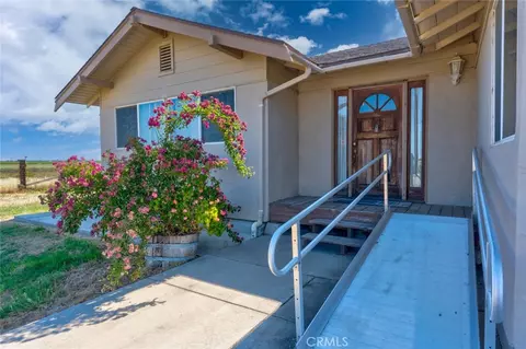 Exterior - 17626 Britto Rd, Dos Palos, CA 93620 photo 10 of 19