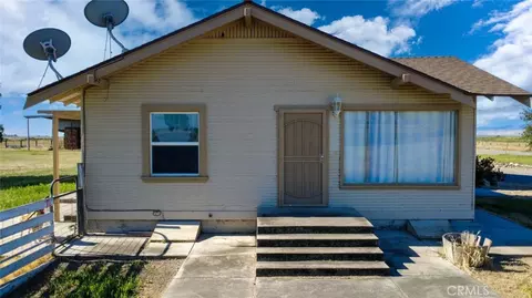 Exterior - 17626 Britto Rd, Dos Palos, CA 93620 photo 13 of 19