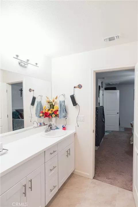 Bath - 172 Korbel Ave, Merced, CA 95348 photo 2 of 5