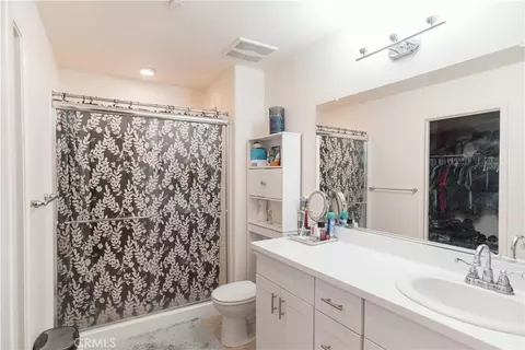 Bath - 172 Korbel Ave, Merced, CA 95348 photo 3 of 5