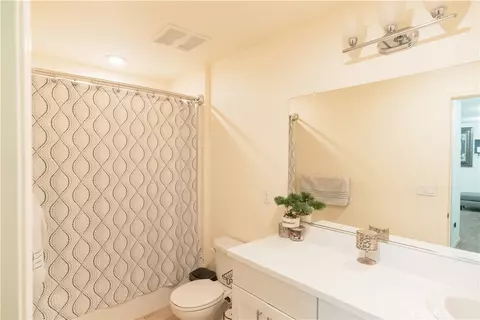 Bath - 172 Korbel Ave, Merced, CA 95348 photo 5 of 5