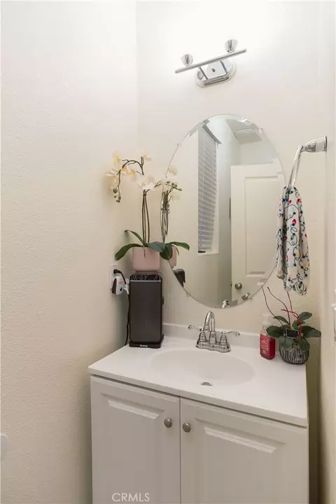 Bath - 172 Korbel Ave, Merced, CA 95348 photo 1 of 5