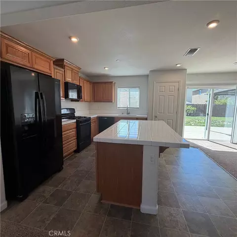 385 Ostrander, Merced, CA 95341 photo 2