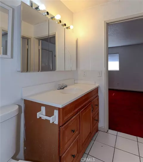 Bath - 268 E 10th St, Merced, CA 95341 photo 3 of 9