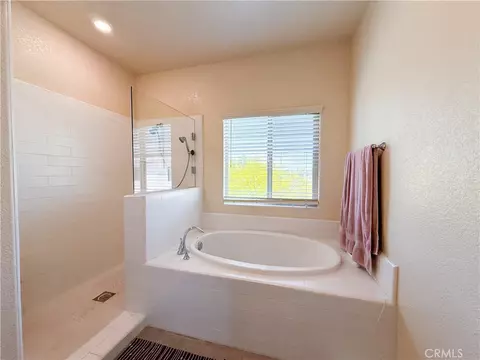 Bath - 4407 Kerr Ct, Merced, CA 95348 photo 3 of 5