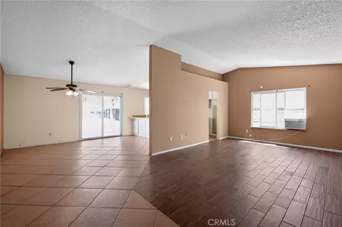 Living - 498 Serrana, Perris, CA 92570 photo 3 of 6