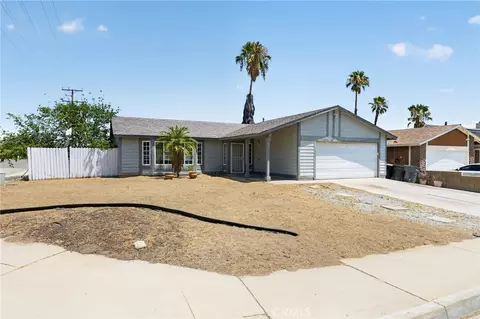 Exterior - 498 Serrana, Perris, CA 92570 photo 2 of 5