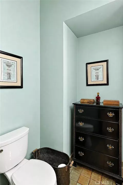 Bath - 2021 W, Merced, CA 95340 photo 2 of 6