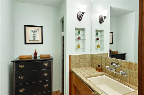 Bath - 2021 W, Merced, CA 95340 photo 1 of 6