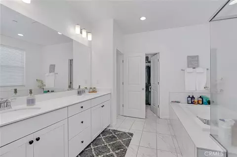 Entry Way - 3588 Sunstone Ct, Merced, CA 95340 photo 5 of 6