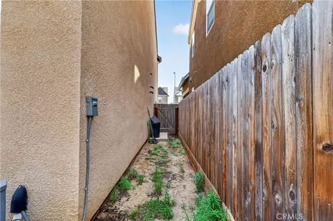 Exterior - 248 Shafer Ave, Merced, CA 95348 photo 7 of 8