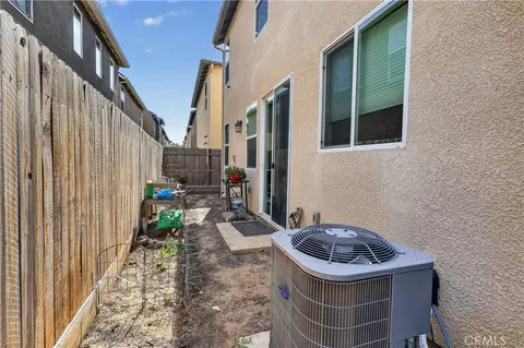 Exterior - 248 Shafer Ave, Merced, CA 95348 photo 6 of 8