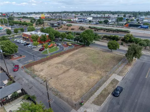 1004 W 13th, Merced, CA 95341 photo 2