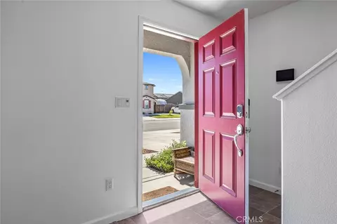 Entry Way - 163 Dylan Ct, Merced, CA 95341 photo 2 of 12