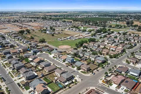 View/Area - 163 Dylan Ct, Merced, CA 95341 photo 4 of 11