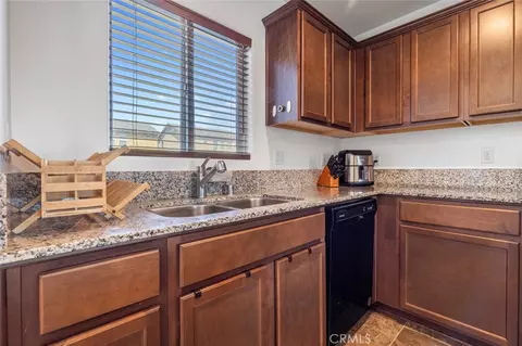 Kitchen - 163 Dylan Ct, Merced, CA 95341 photo 3 of 4