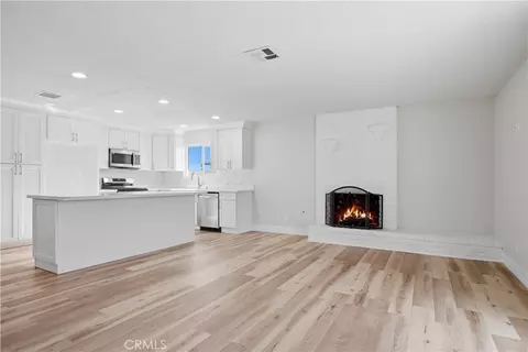 Living - 1055 Lees Ct, Merced, CA 95340 photo 3 of 5