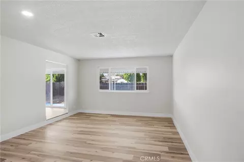 Living - 1055 Lees Ct, Merced, CA 95340 photo 5 of 5