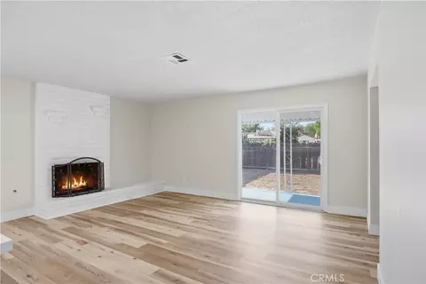 Living - 1055 Lees Ct, Merced, CA 95340 photo 2 of 5