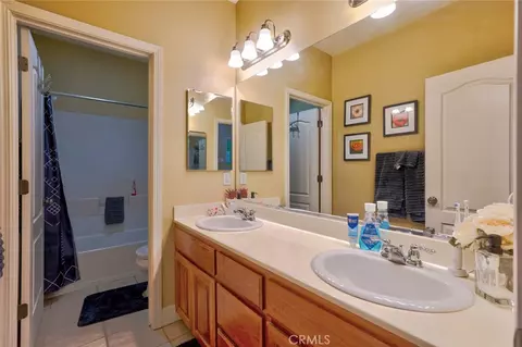 Bath - 1254 Lurs Ct, Merced, CA 95348 photo 2 of 2