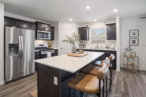 Kitchen - 727 Veronica Ct, Merced, CA 95341 photo 2 of 4