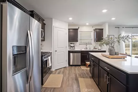 Kitchen - 727 Veronica Ct, Merced, CA 95341 photo 3 of 4