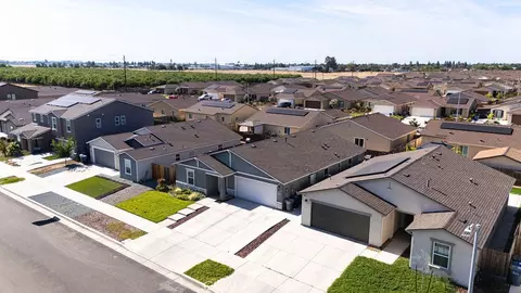 View/Area - 727 Veronica Ct, Merced, CA 95341 photo 2 of 3