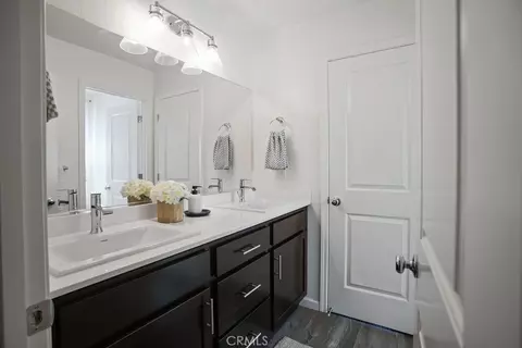 Bath - 727 Veronica Ct, Merced, CA 95341 photo 1 of 2