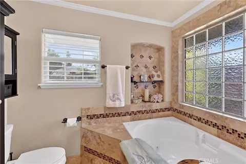 Bath - 3629 N N Lk, Merced, CA 95340 photo 3 of 9