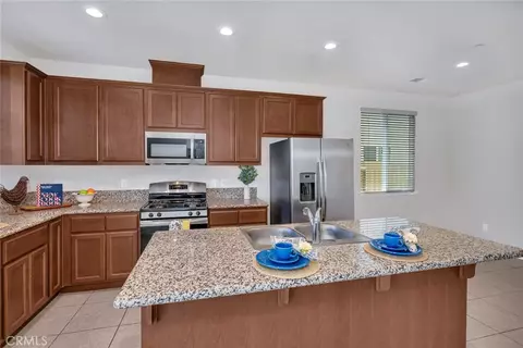 Kitchen - 1476 Dynes, Merced, CA 95348 photo 2 of 3