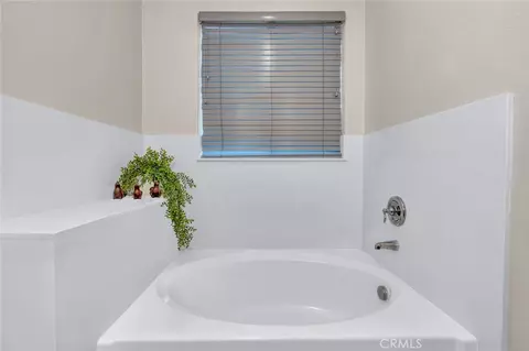 Bath - 1476 Dynes, Merced, CA 95348 photo 1 of 2