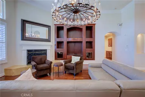 Living - 591 Bobolink Ct, Merced, CA 95340 photo 5 of 9