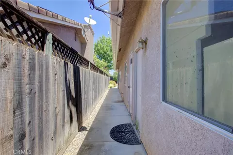 Entry Way - 591 Bobolink Ct, Merced, CA 95340 photo 11 of 11