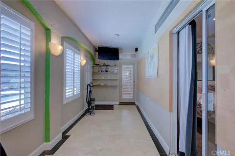 Entry Way - 591 Bobolink Ct, Merced, CA 95340 photo 10 of 11