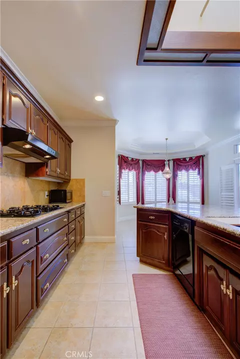 Kitchen - 591 Bobolink Ct, Merced, CA 95340 photo 9 of 10