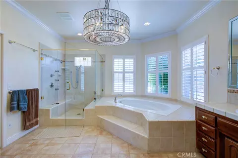 Bath - 591 Bobolink Ct, Merced, CA 95340 photo 5 of 7