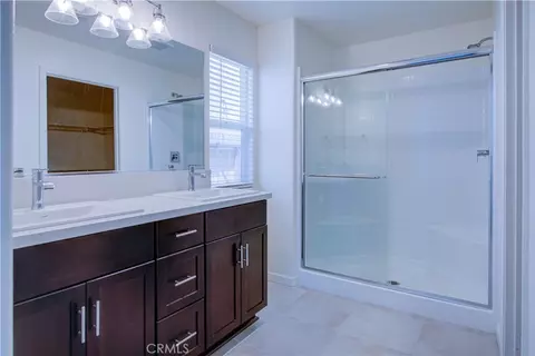 Bath - 626 Heitz Ct, Merced, CA 95348 photo 4 of 5