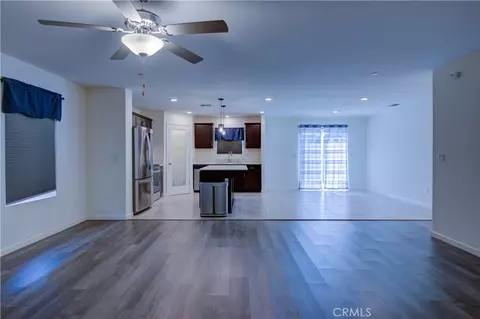 Living - 626 Heitz Ct, Merced, CA 95348 photo 3 of 6