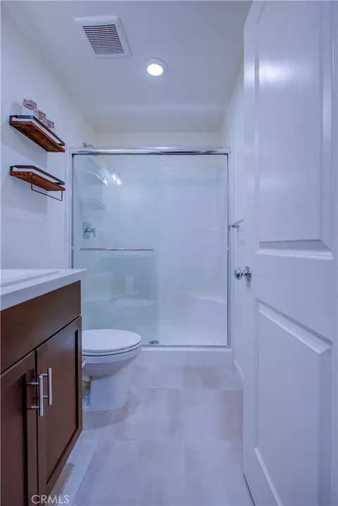 Bath - 626 Heitz Ct, Merced, CA 95348 photo 2 of 5