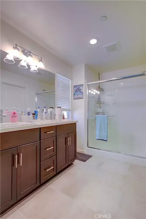 Bath - 626 Heitz Ct, Merced, CA 95348 photo 5 of 6
