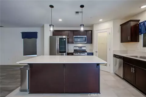 Kitchen - 626 Heitz Ct, Merced, CA 95348 photo 3 of 4