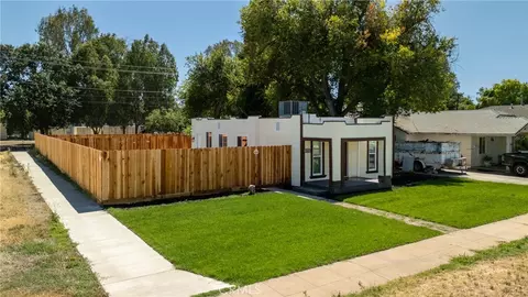 Exterior - 204 W 25th St, Merced, CA 95340 photo 3 of 6