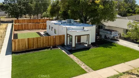 Exterior - 204 W 25th St, Merced, CA 95340 photo 2 of 6