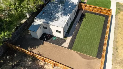 Exterior - 204 W 25th St, Merced, CA 95340 photo 4 of 6